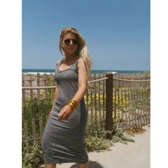 NEW Vuori Halo Essential Heather Black Scoop Neck- Sz S - Picture 2 of 8